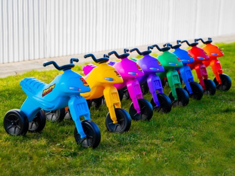 - Pentru deplasare copii trebuie sa impinga cu picioarele in pamant.