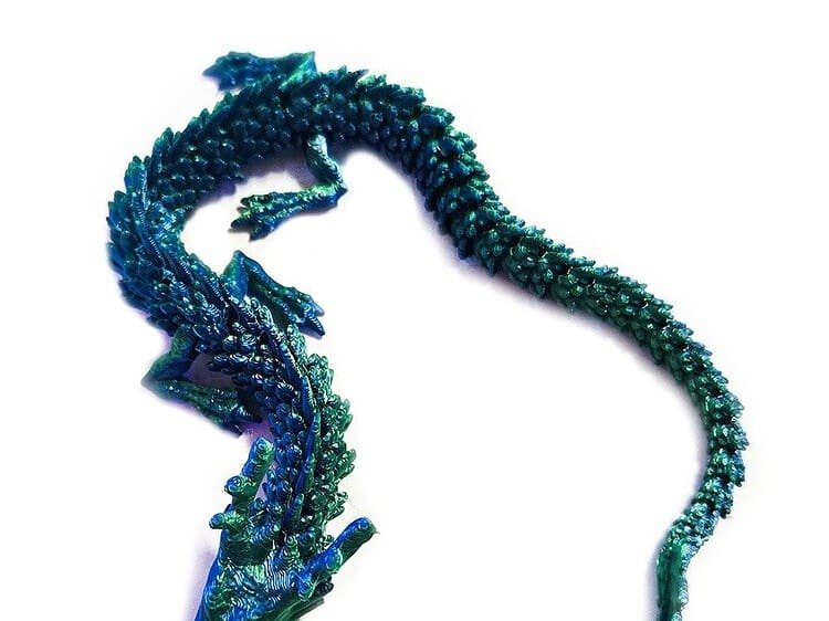 - Jucaria este disponibila in diverse combinatii de culori (albastru cu roz