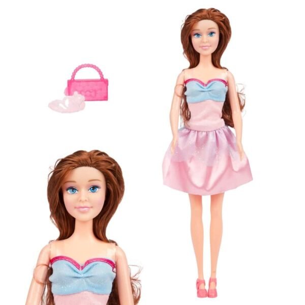 - Jucaria este disponibila in 3 variante de accesorii: geanta si diadema / portmoneu si diadema / perie de par si diadema.