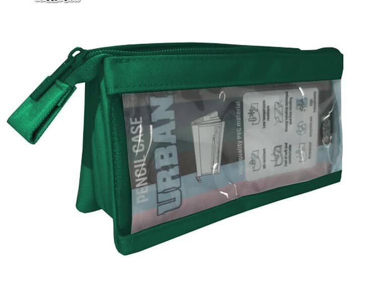 compartimentul frontal avand fata exterioara realizata din PVC transparent.