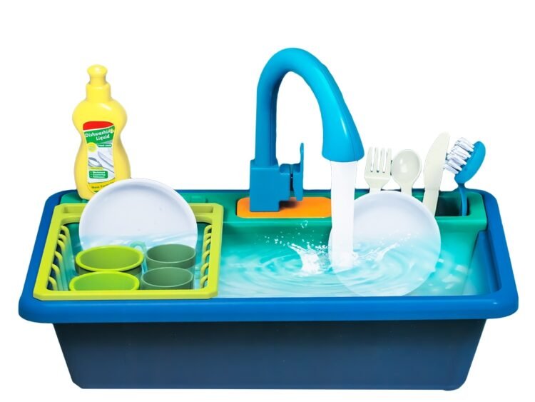 15 piese/set - - Jucaria contine: 1 chiuveta