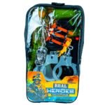 Play set militar + figurina - - Jucaria din plastic contine o multime de intrumente de joc pentru un mic soldat in devenire alaturi de o figurina soldat: 1 pistol