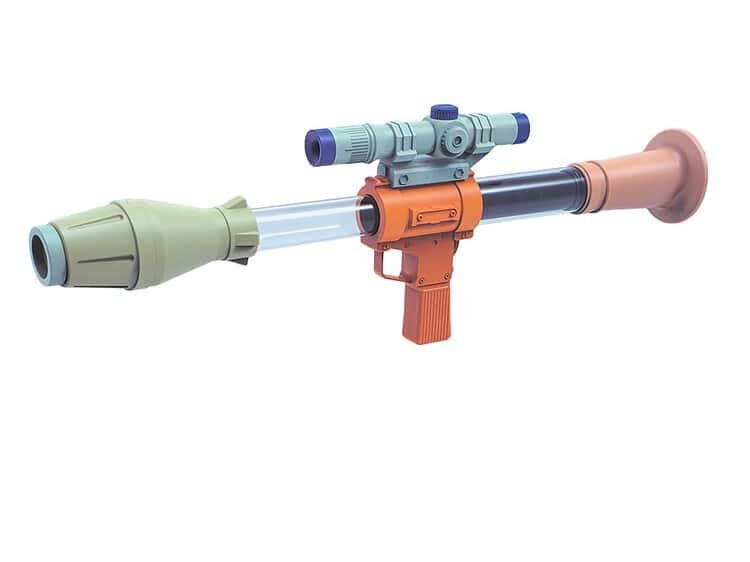 - Jucaria contine: arma cu luneta