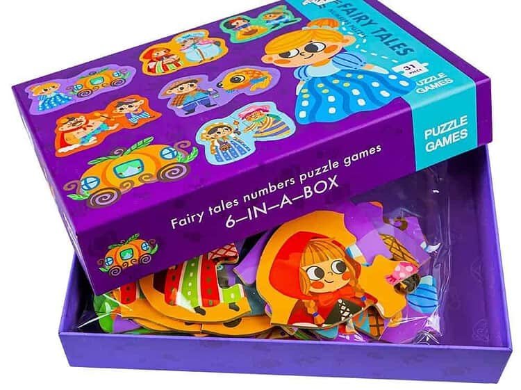 Patruție ilustrată cu mii de personaje de povești fantastice, joc educativ pentru copii și dezvoltarea imaginației.