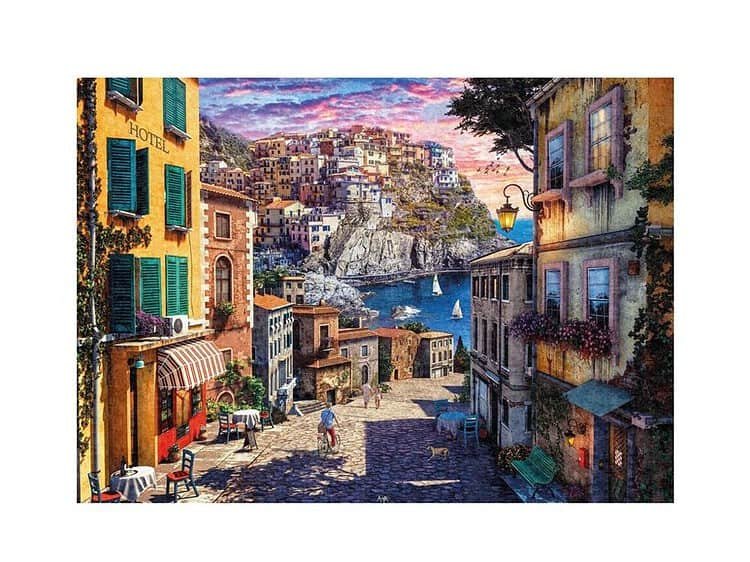 - Piesele sunt realizate din carton.