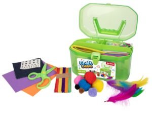 - Jucaria este realizata din plastic si material textil.