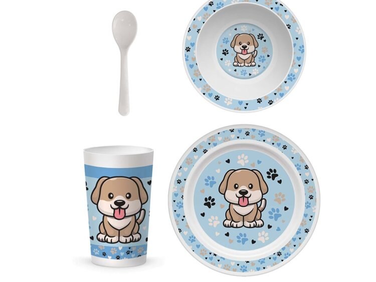 - Setul este confectionat din material plastic.