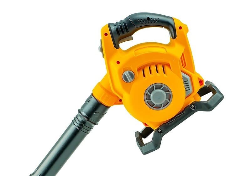 suflanta de frunze are ventilator