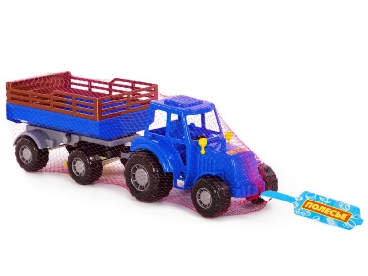 - Designul tractorului presupune prezenta a patru perechi de roti mari