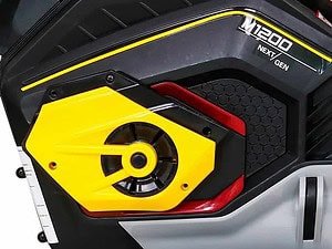 1. Jucarie robotică pentru copii cu design modern și culori atractive.