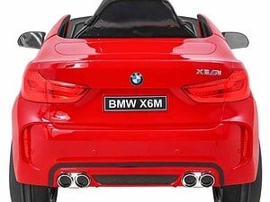 1. Automobil sportiv BMW X6M roșu, vedere din spate, siguranță și performanță.