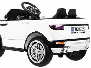 1. Mașină electrică pentru copii, model SUV alb, pentru joc și distracție.