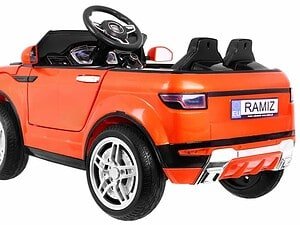 Mașină electrică pentru copii în culoare roșie, model sport cu volan și design realist.