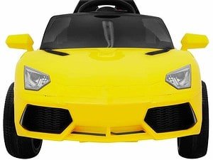 Mașină electrică pentru copii, design sportiv, culoare galbenă, perfectă pentru joacă și aventuri.