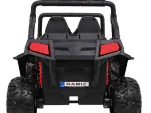 1.Mașinuță electrică pentru copii, design sportiv și siguranță, ideală pentru joacă în curte.