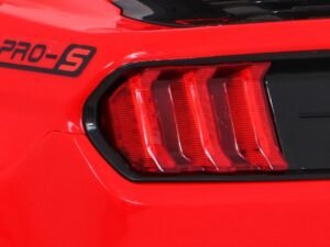 Jucarie pentru copii în formă de mașină, design atrăgător și sigur pentru cei mici.