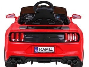 Jucarie masina electrica pentru copii, model sportiv roșu, vedere din spate, siguranta și divertisment.