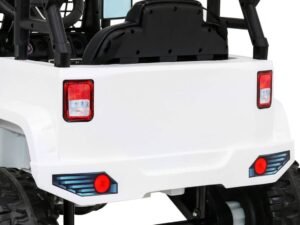 Jucărie electrică mașină pentru copii, model off-road, alb cu lumini și roți imense.