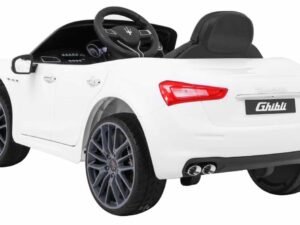 1. Mașinuță electrică pentru copii, model sport cu design modern și siguranță.