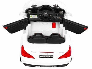 Mașină electrică pentru copii Mercedes-Benz, design realist, perfectă pentru joacă în aer liber.