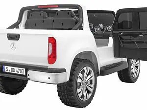 Mașină electrică pentru copii, model Mercedes-Benz, jucărie pentru exterior, sigură și distractivă.