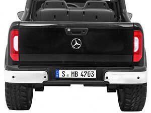 1. Mașină electrică pentru copii Mercedes, jucarie robustă și sigură.