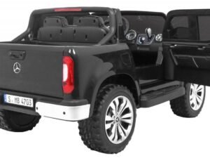 Mașinuță electrică pentru copii în stil SUV Mercedes, pentru distracție și aventură în curte.