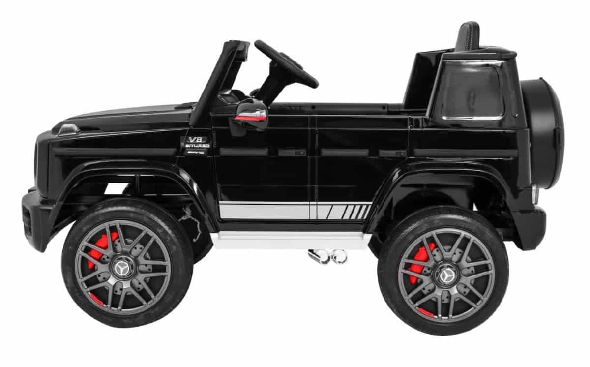 Mașinuță electrică pentru copii, model SUV negru, cu design realist și siguranță sporită.