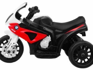 Mașină electrică pentru copii BMW M2, design realist, jante și detalii sportive.