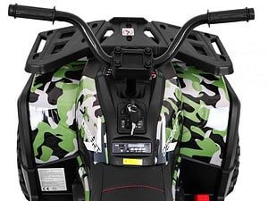 Ruta de la moto cu design camouflage verde, negru și alb, pentru copii, perfect pentru joc și aventură.