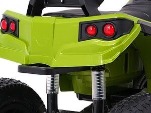 1. Mașinuță electrică pentru copii, culoare verde, detalii realiste și sigure.