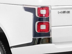 2-liniei, redimensionat, imaginea nu are legătură cu casutele de jucării, pare a fi partea din spate a unui autoturism.