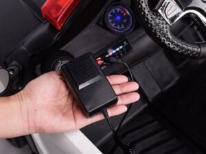 Adaptor încărcare pentru mașină, portabil și compatibil cu centru de control.