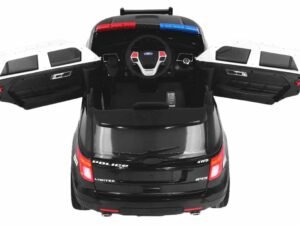 Mașină de poliție pentru copii, model realist, cu aripi deschise și detalii autentice.