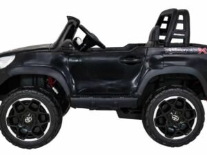 Mașinuță electrică pentru copii, model SUV, ideal pentru joacă în aer liber și dezvoltarea coordonării.