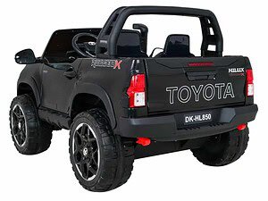 Mașinuță electrică pentru copii Toyota, design realist, jucărie pentru cei mici.