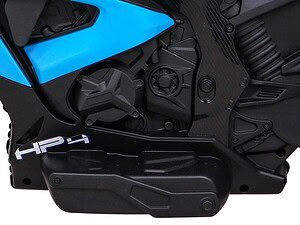 1. Motoare sport cu design modern și culori vibrante pentru pasionați de viteză.