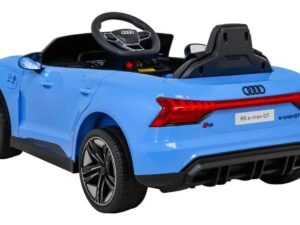 Mașinuță electrică pentru copii, model Audi RS e-tron GT, culoare albastru deschis.