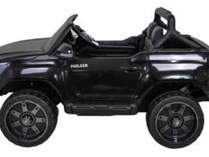 Mașinuță electrică pentru copii, model SUV negru, realistă și durabilă, perfectă pentru joacă în aer liber.