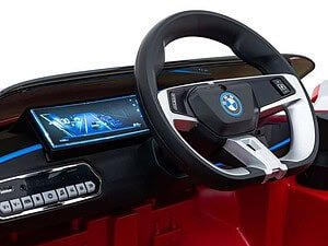 1. Volvo mașina electrică pentru copii, cu design modern și funcții interactive.