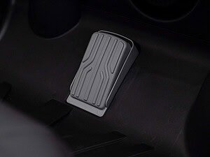 1. Pedala acceleratie masini, design modern, siguranta si performanta, ideal pentru conducere usoara.