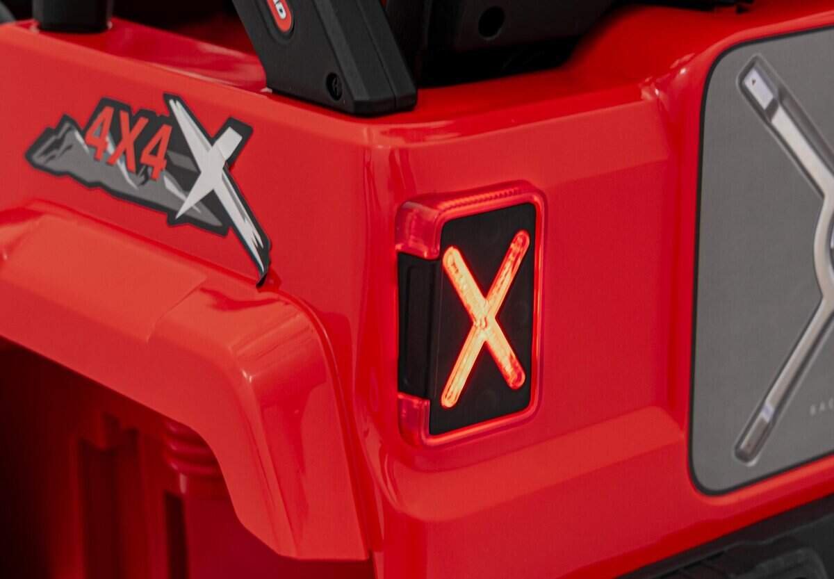 Tractor electric pentru copii, jucarie robusta, siguranta si divertisment pentru cei mici.