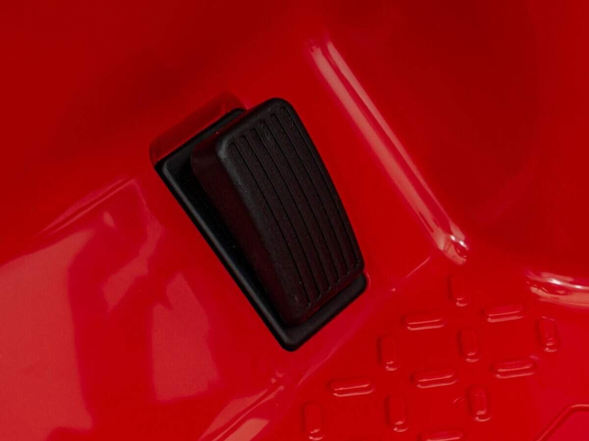 Jocuri și jucării din plastic pentru copii, design colorat și sigur.