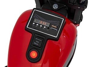 1. Dispozitiv electronic pentru bord complet și port USB pentru încărcare rapidă.