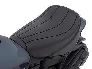 Scaună jucarie pentru copii, confortabilă din cauciuc negru, ideală pentru joacă sigură.