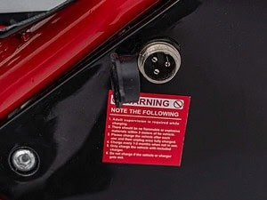 1. Conector de alimentare electrică pentru jucării, sigur și fiabil.