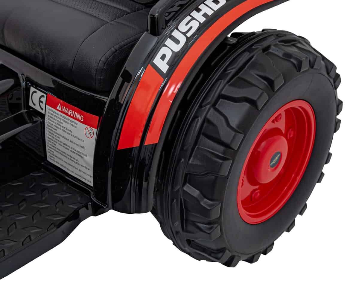 Fată de roată pentru masina electrică pentru copii, cu design realist și cauciuc durabil.