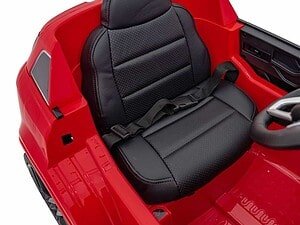 1. Scaun de mașină pentru copii, confortabil și sigur.