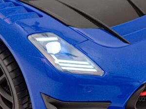 Jucărie mașină sport pentru copii, educativă și realistă, perfectă pentru joacă și dezvoltare.