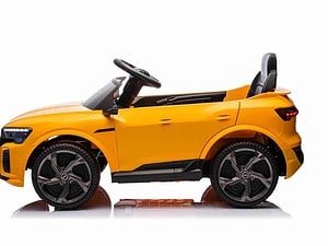 Mașină electrică pentru copii, autovehicul de jucărie roz și accesoriu pentru joacă, ideal pentru copii mici.